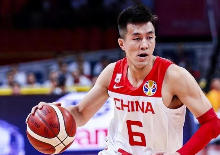 篮球巨人郭艾伦与冉冉升起的璀璨新星:中国篮球传奇与未来之战