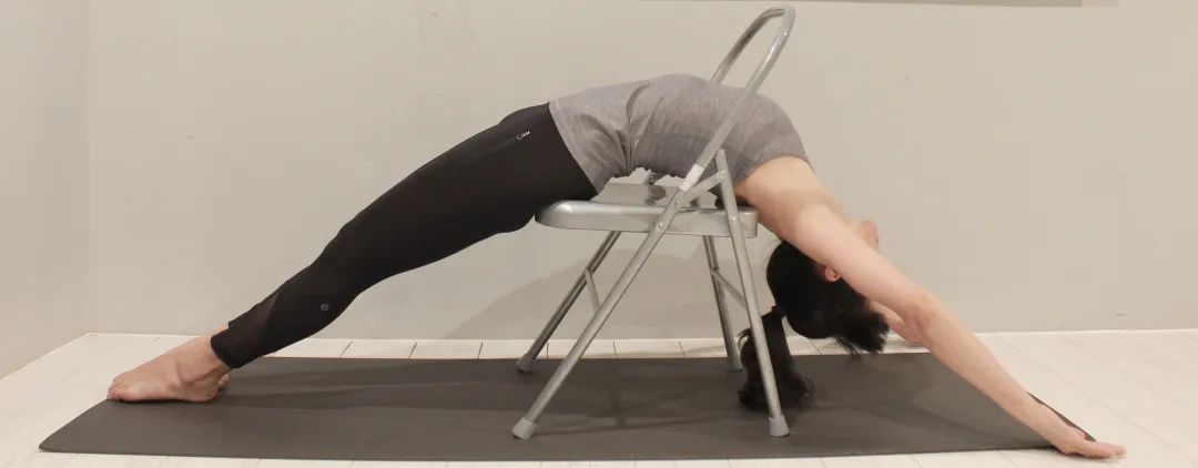 瑜伽轮式,开胸开肩,灵活脊柱,好处多多!