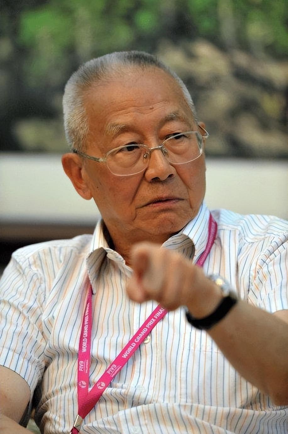 让郎平"远走美国",没想到87岁的魏纪中,还是走到了如今这一步