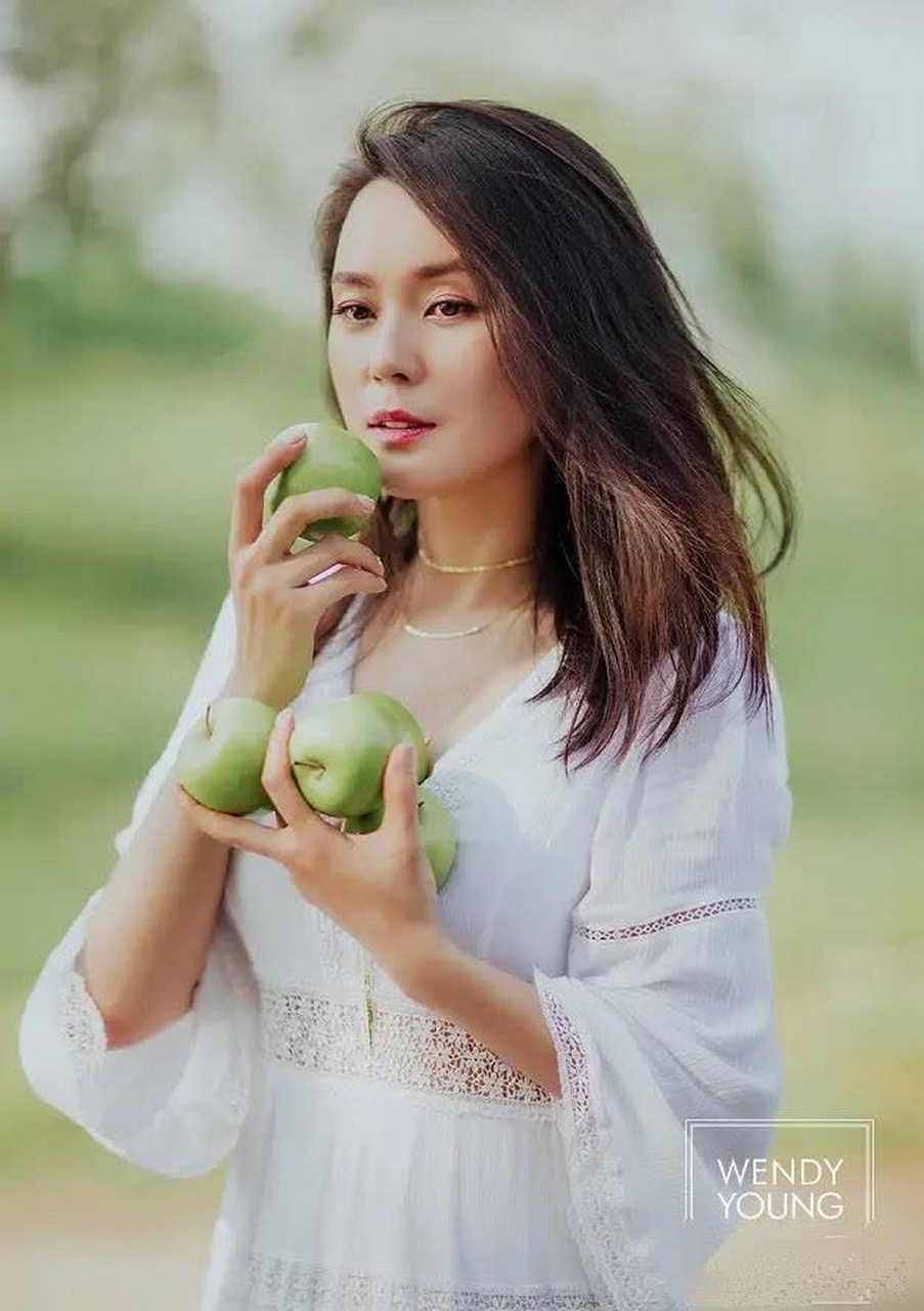 "富婆专业户"梁爱琪