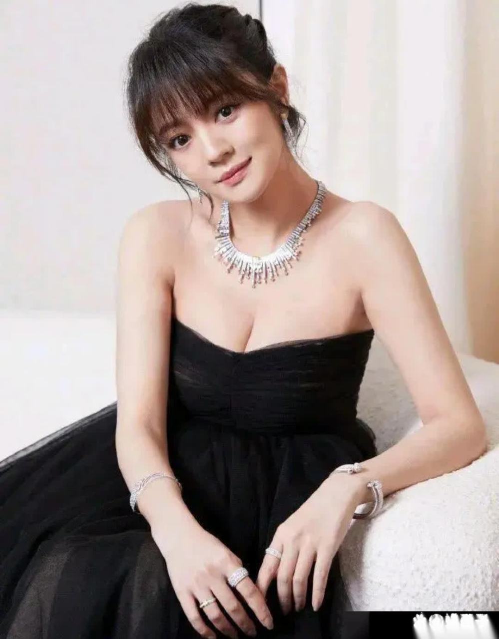 安以轩身材好面相也好