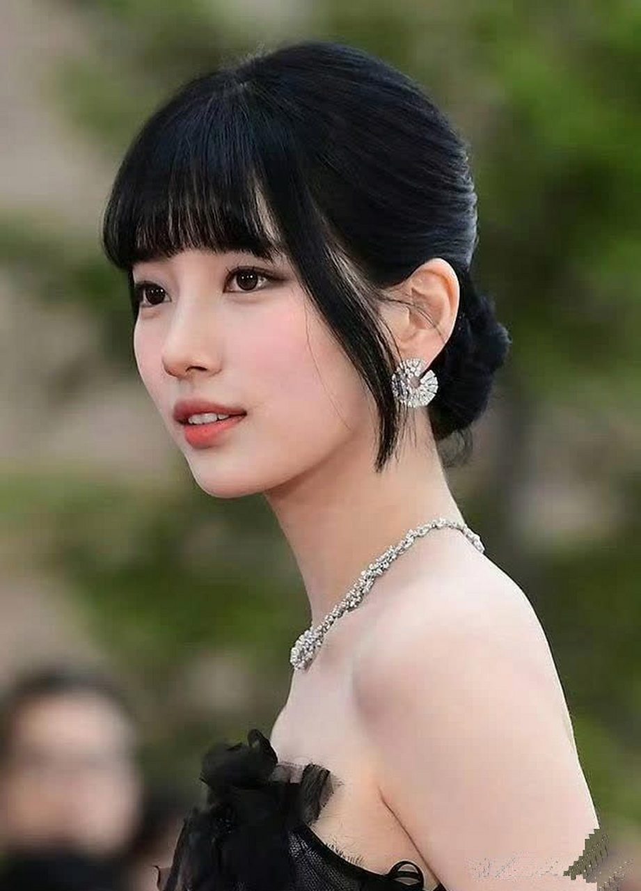 裴秀智 把齐刘海发型留成一种新高度的女人 ?