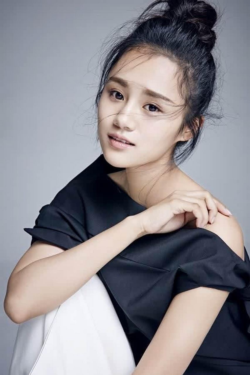 校园女神安悦溪的百变时尚秀青春美感尽现