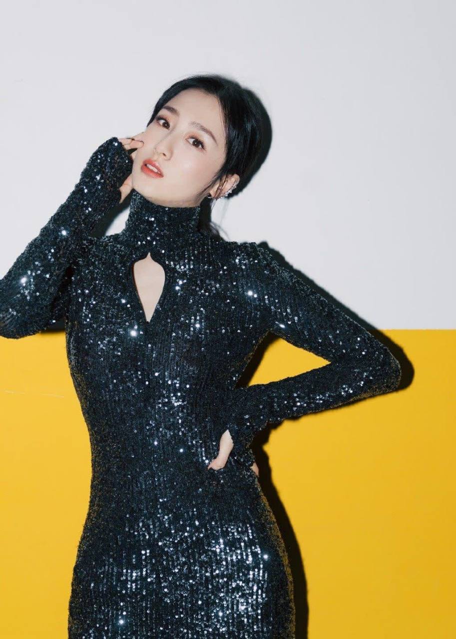 叶青迷人性感写真