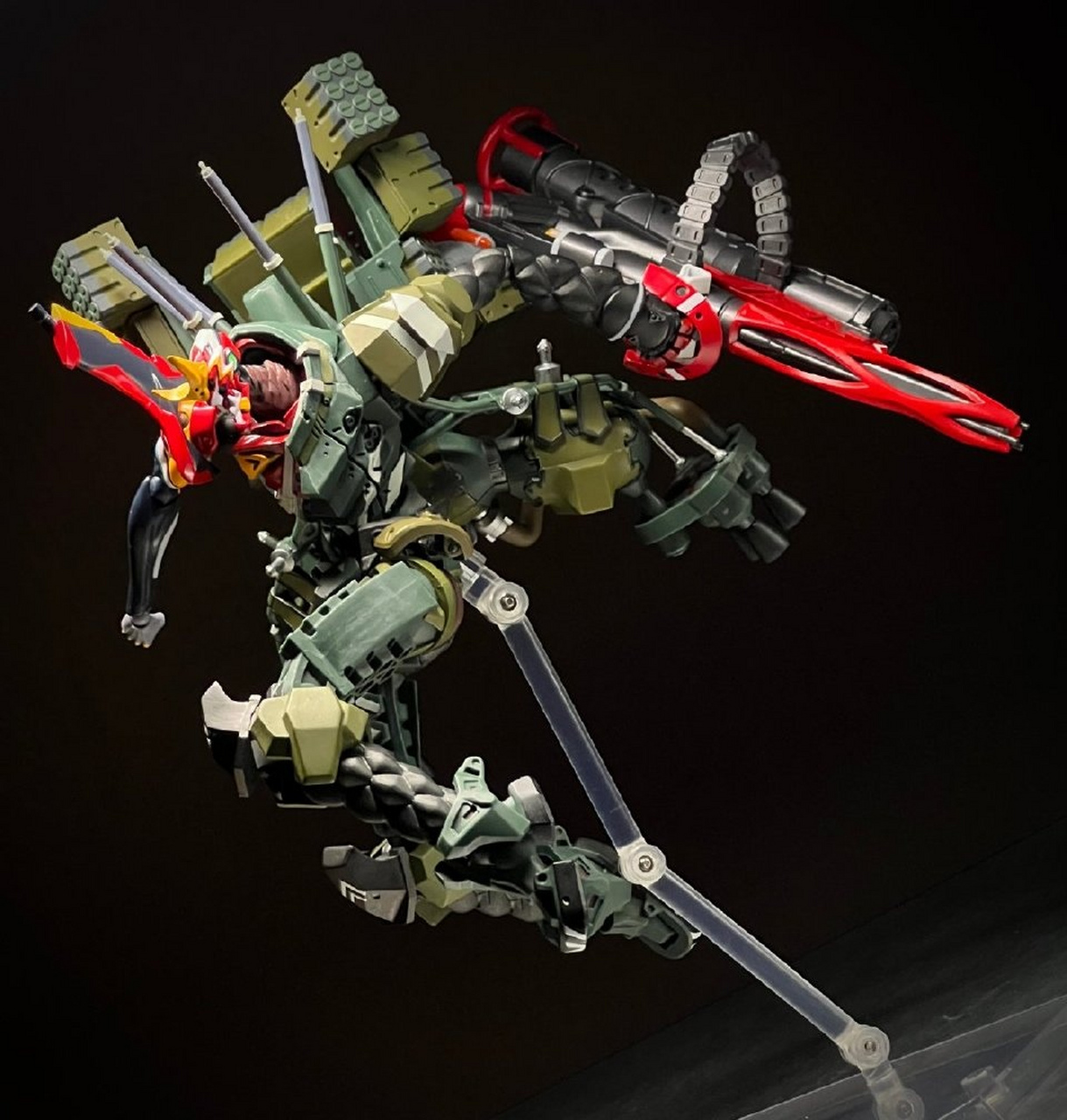 模型欣赏:海洋堂 转轮科技 《新世纪福音战士》新2号机α,模型高约 20