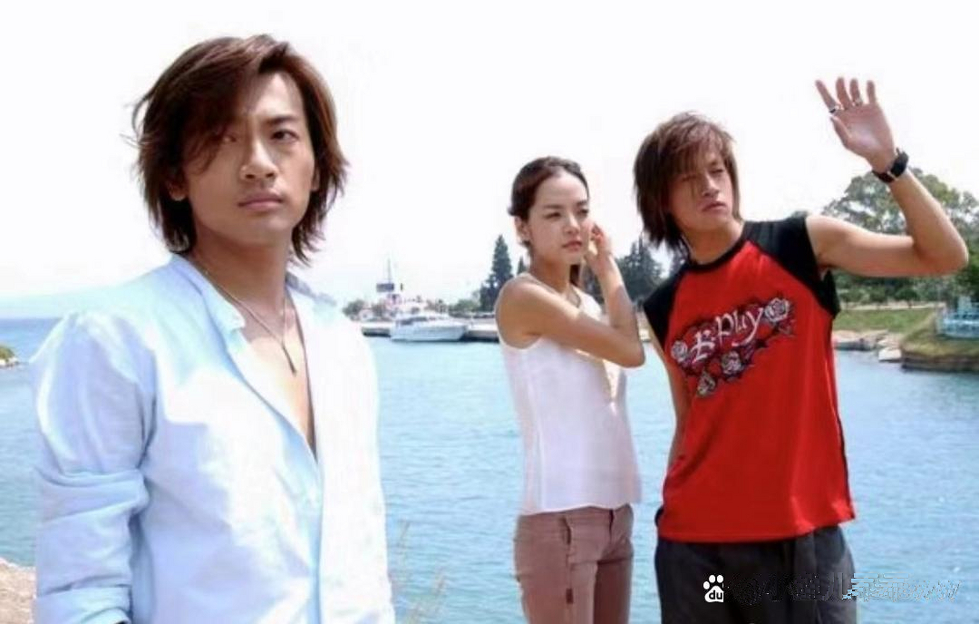 何润东在《情定爱琴海》里真的超帅,第一次看的时候,我还以为苏有朋演