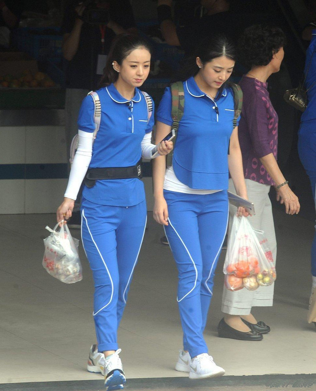 当年赵丽颖和张含韵,好年轻.