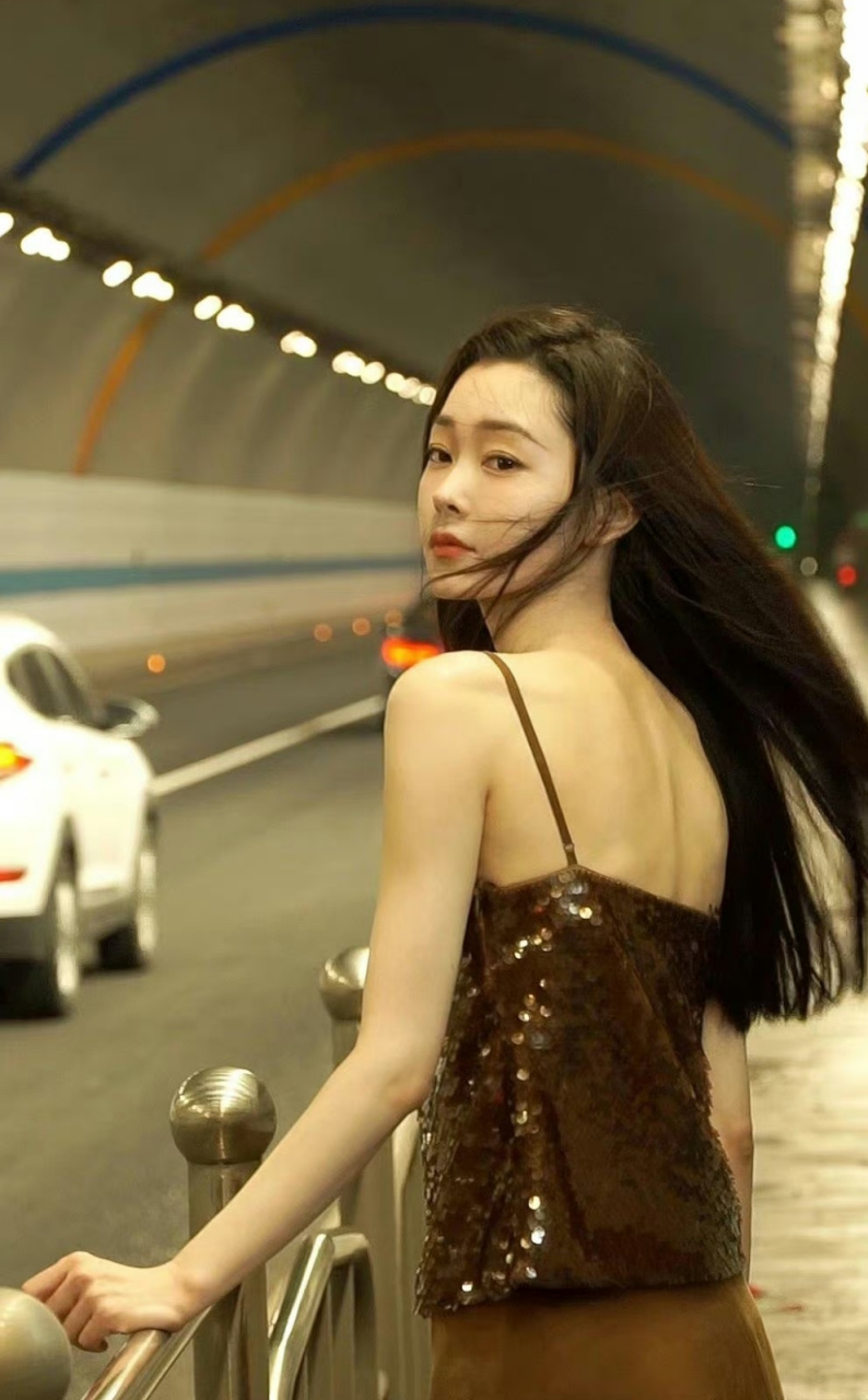 宋轶,这个状态太顶了,背影太绝啦 67[大笑][大笑]