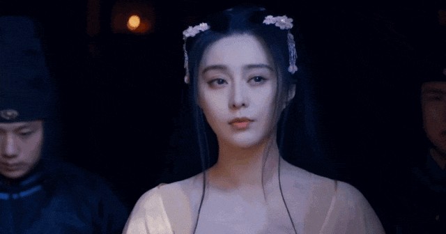 或元气;或英气,邪魅;或疯;其他琼女郎,比如蒋勤勤,林青霞,赵薇,范冰冰