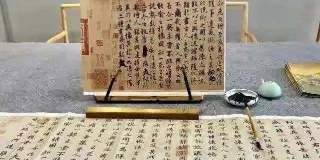 赵文卓女儿书法技艺超群,独特笔法获网友盛赞,显露深厚书法功底