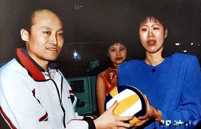 中国女排叛徒王怡:赛前戏耍郎平"叛投"美国,如今她下场如何?