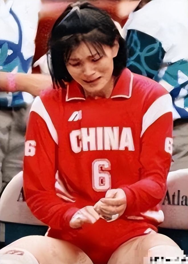 中国女排叛徒王怡:赛前戏耍郎平"叛投"美国,如今她下场如何?