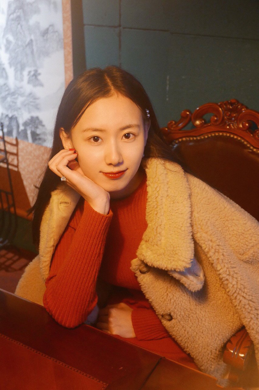 李嘉雯,温柔甜美