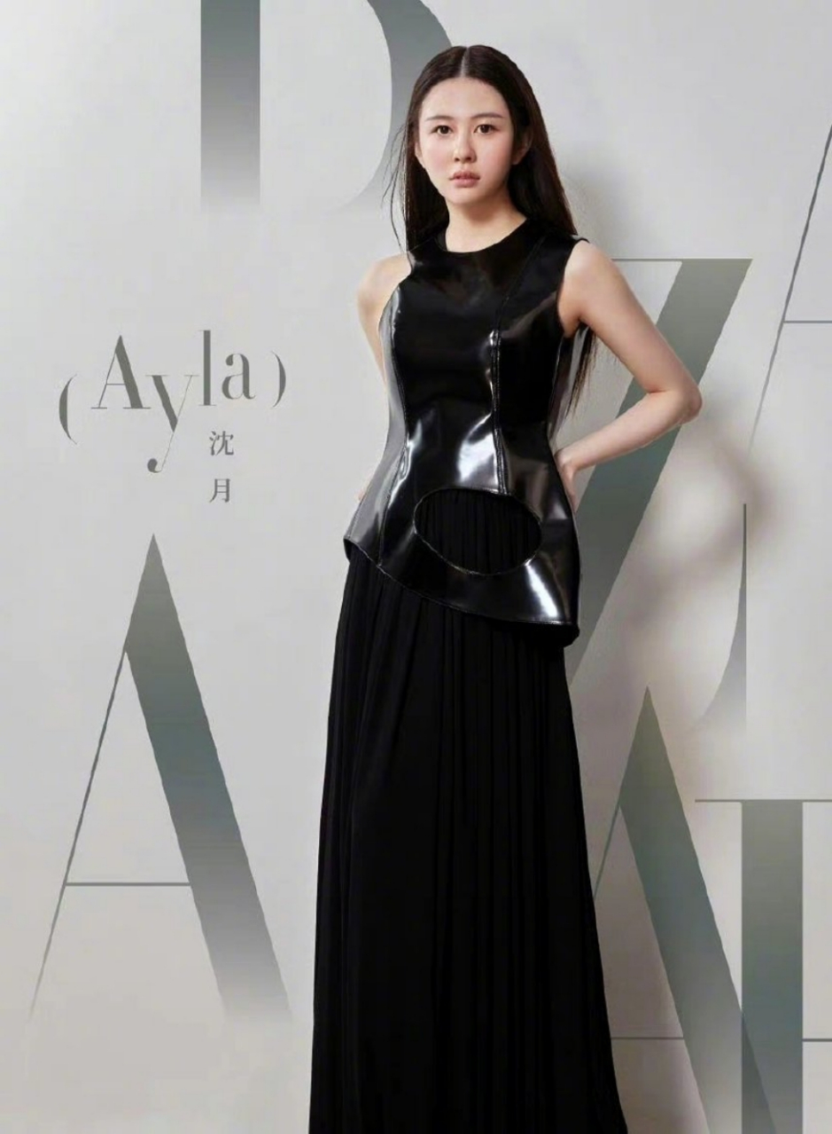 邱淑贞女儿沈月最新写真