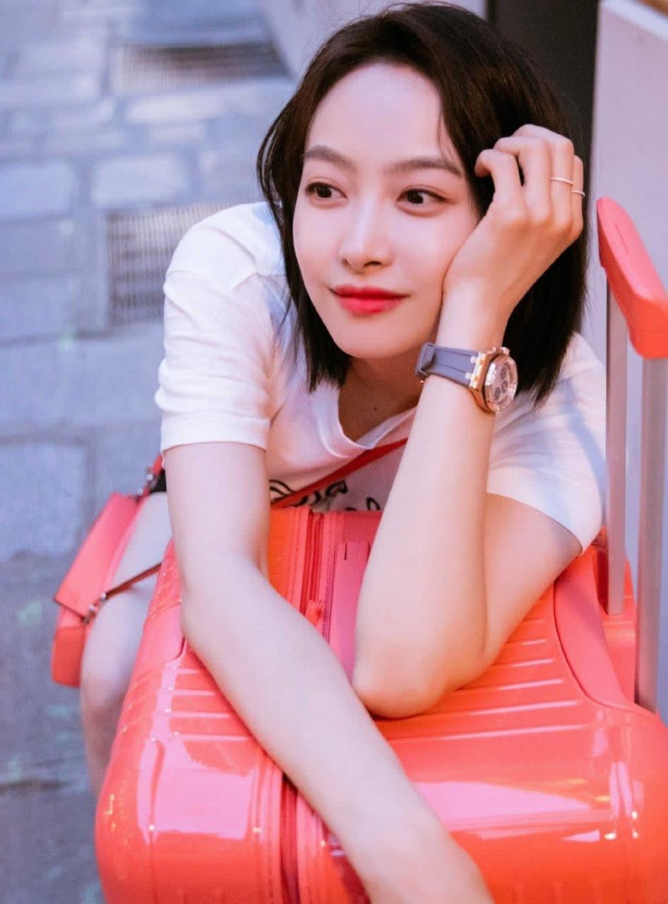 宋茜短发时尚街拍