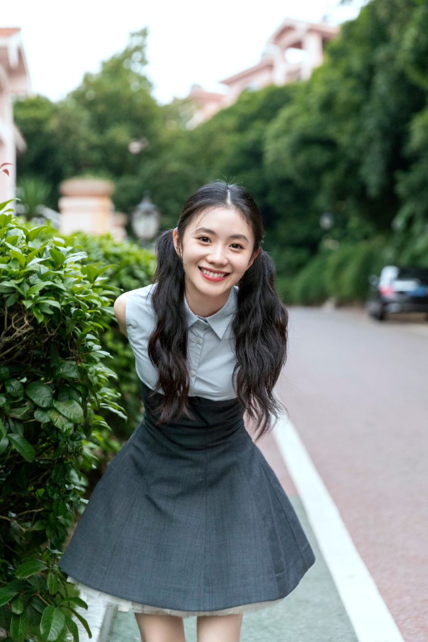 刘浩存的双马尾造型,水灵甜美