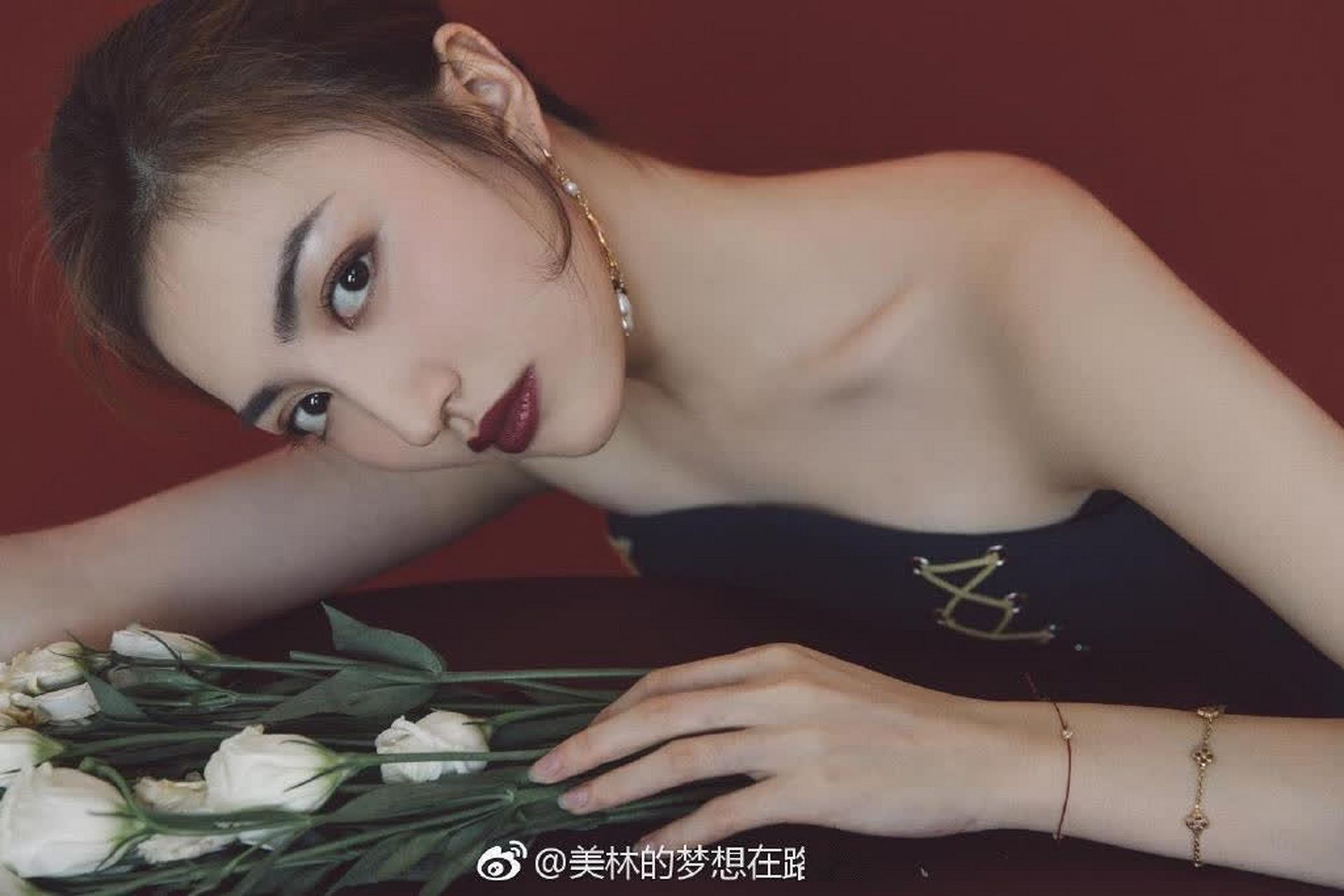 陈美林清凉八月性感写真朱唇秀美动人