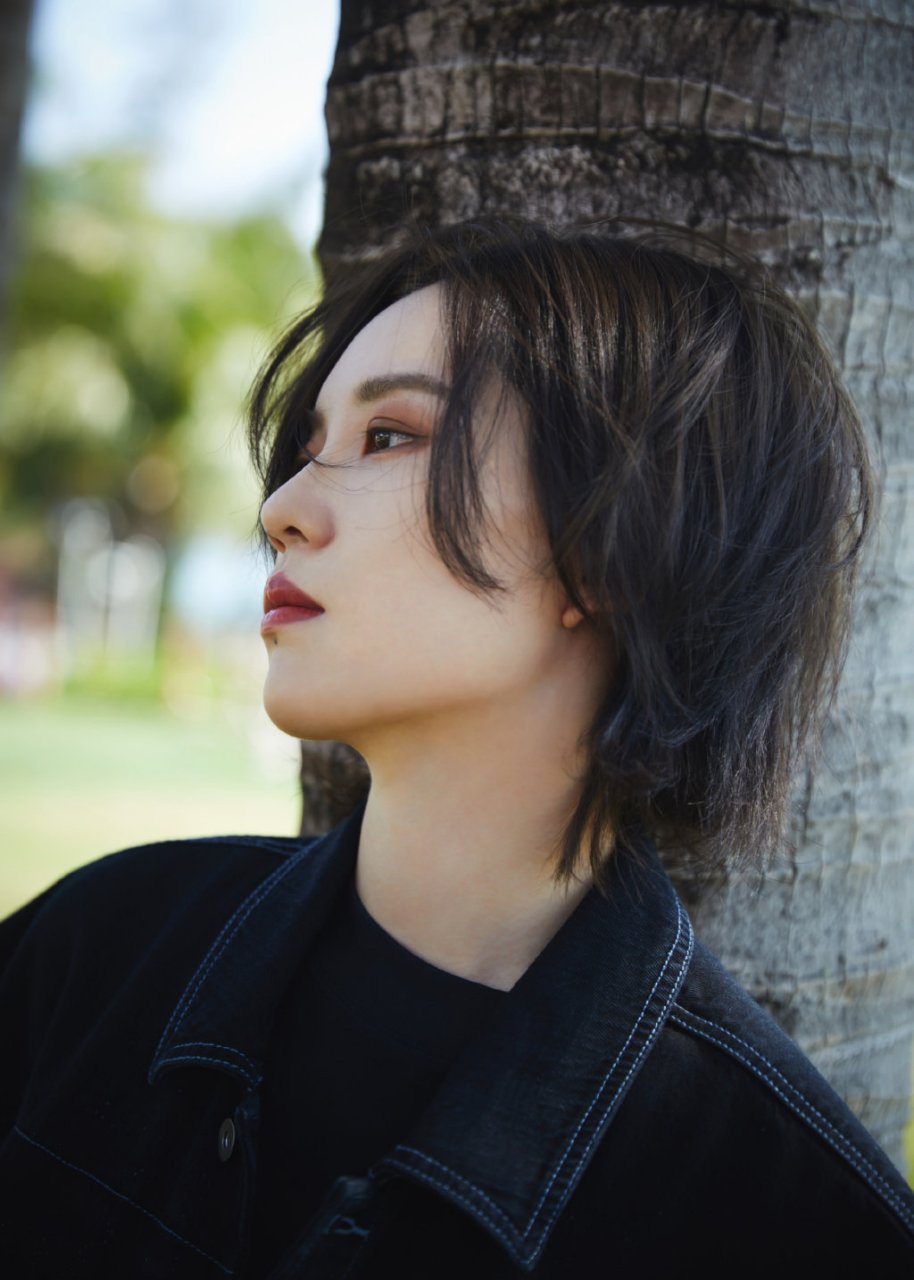 陆柯燃,休闲牛仔运动风大片