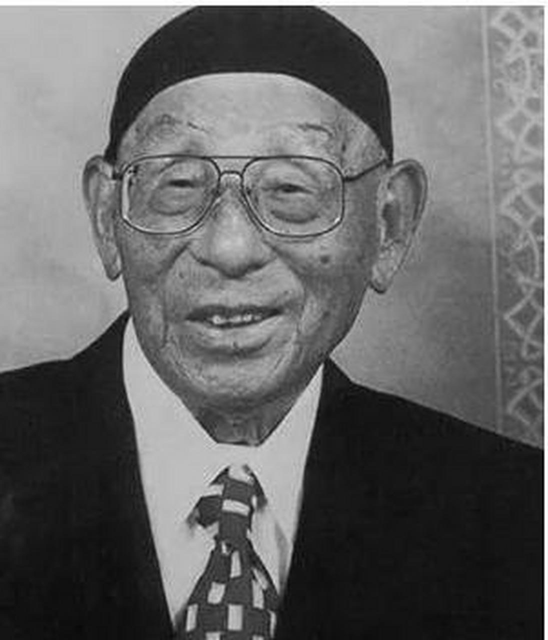 1999年,杨虎城的孙子杨瀚来到夏威夷探望张学良.