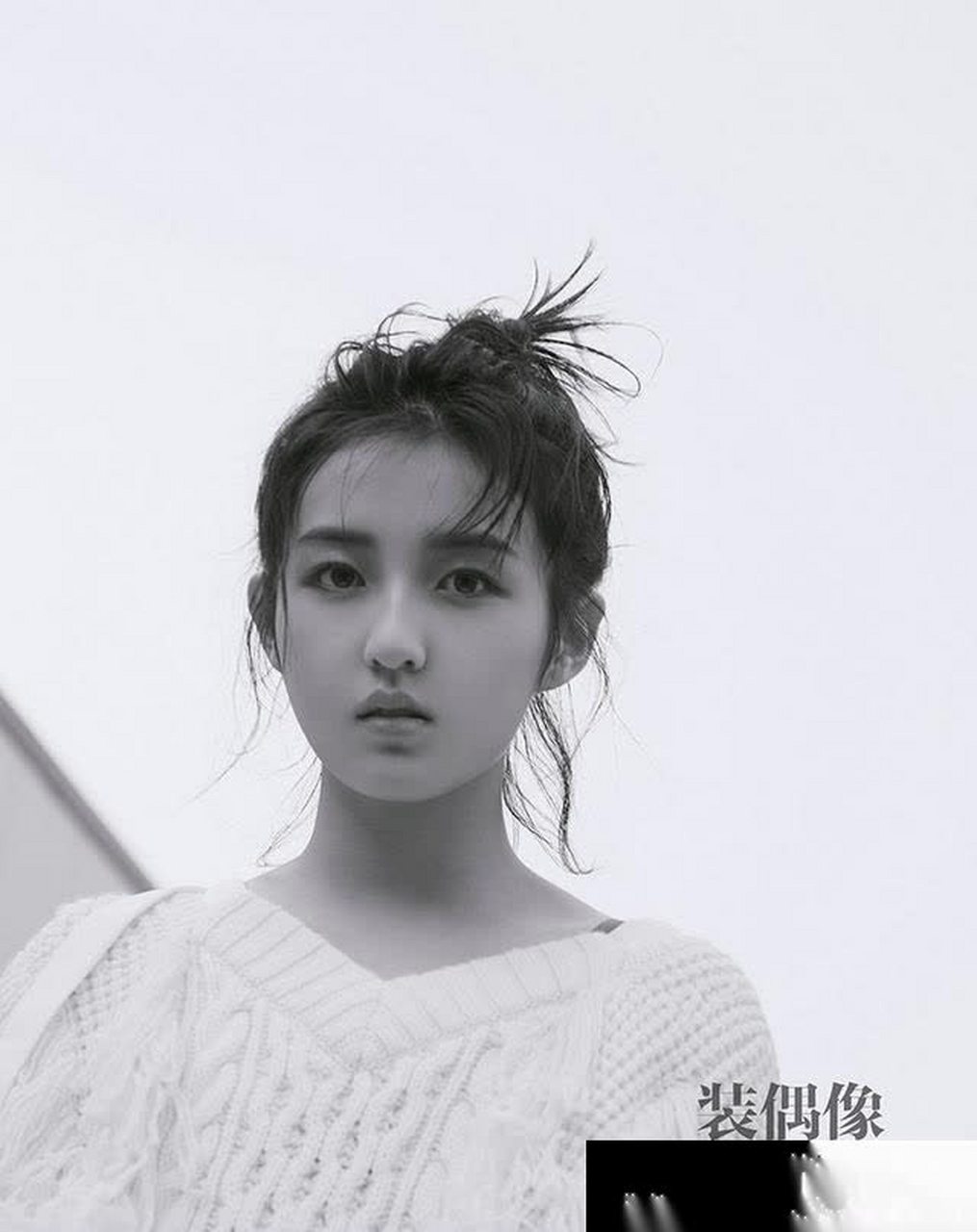 张子枫曝两组look杂志大片oversize风诠释初冬极致慵懒穿搭风