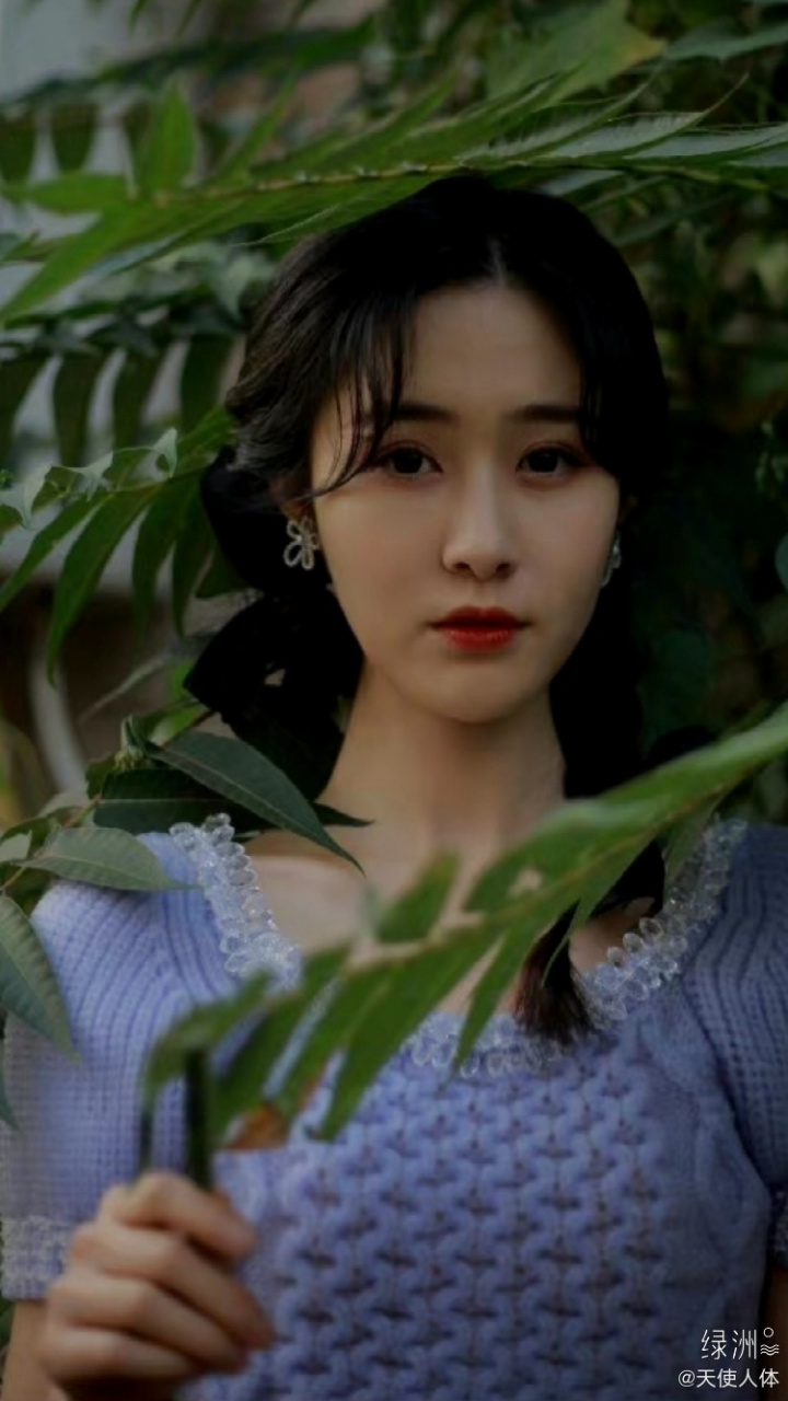 梁田,紫色毛衣麻花辫