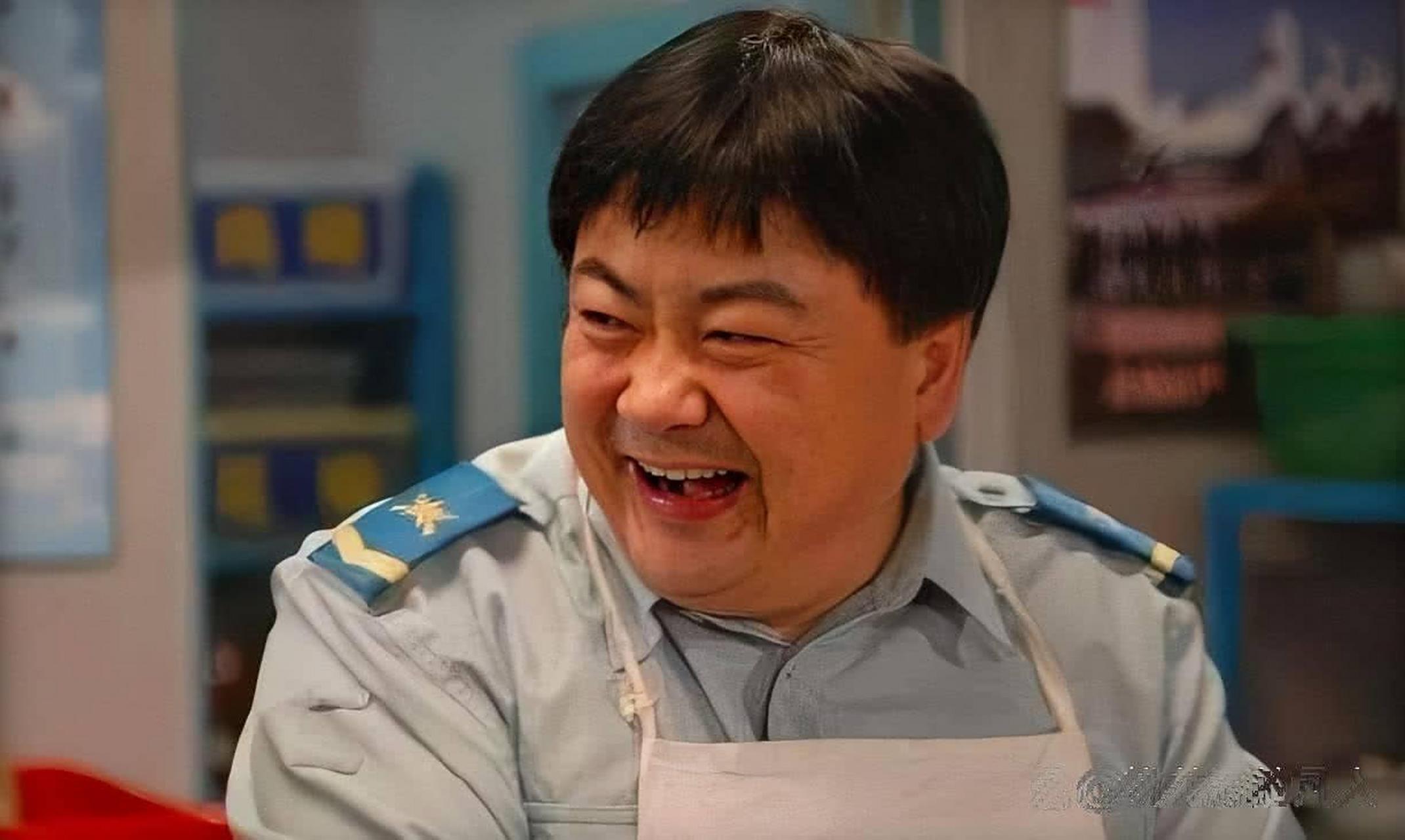 炊事班的洪班长年轻时帅气