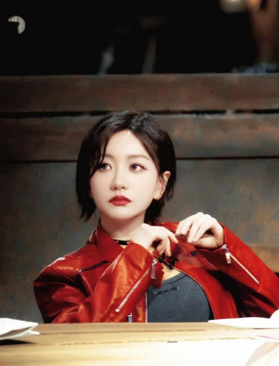 杨蓉性感与优雅大方并存,魅力无限