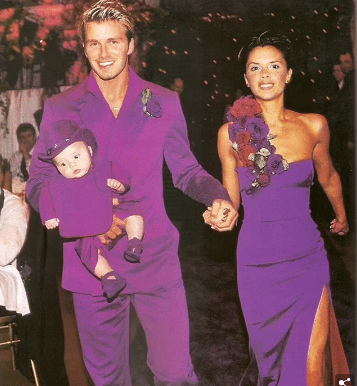 贝克汉姆夫妇携手重现25年前经典结婚照,50岁维多利亚风韵犹存