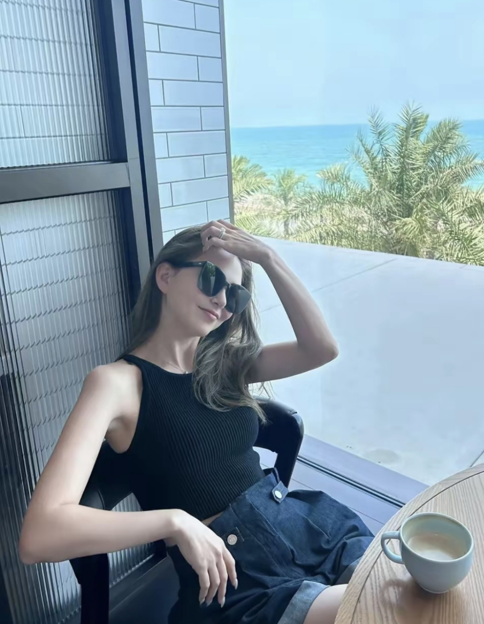 周杰伦老婆昆凌晒最新度假旅游美照,生了三娃身材依然像少女!