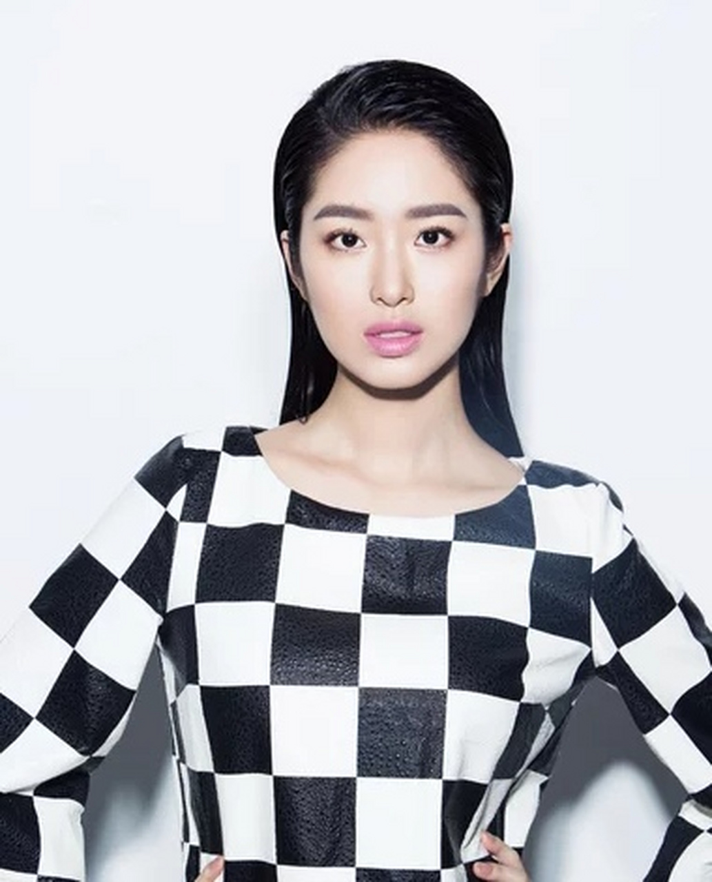 大家都知道杨采钰真的长得很像刘亦菲,觉得她是个替代品.