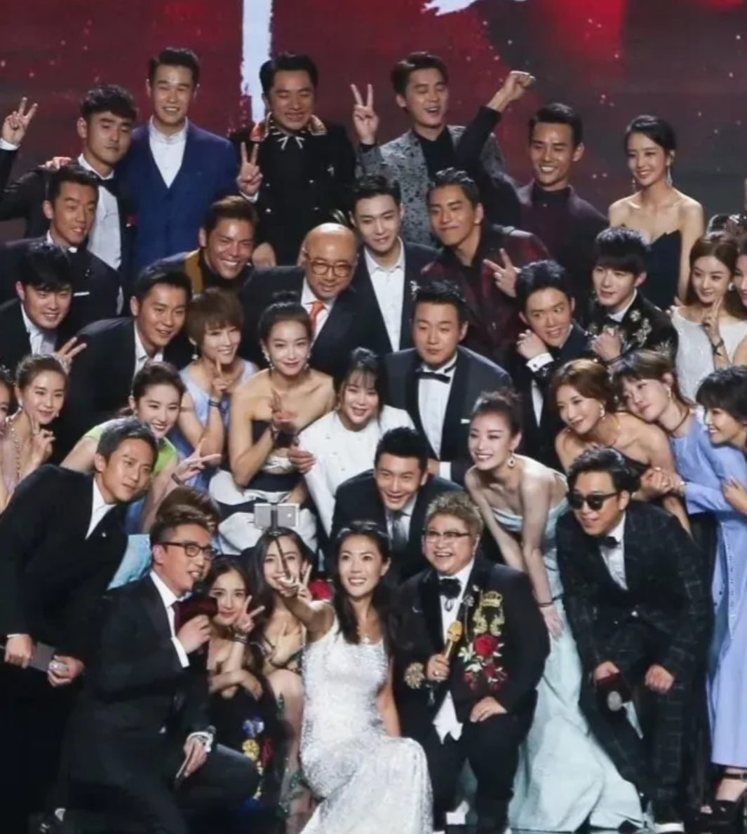 一张照片竟然能透露出所有明星的地位高低!