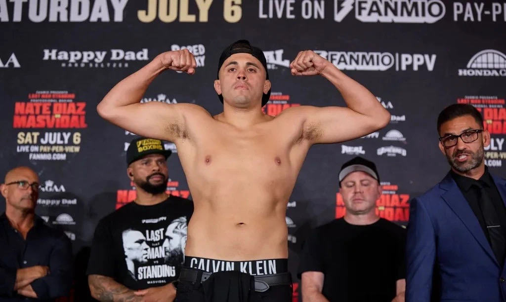 内特·迪亚兹vs豪尔赫·马斯维达尔!赛前称重图集