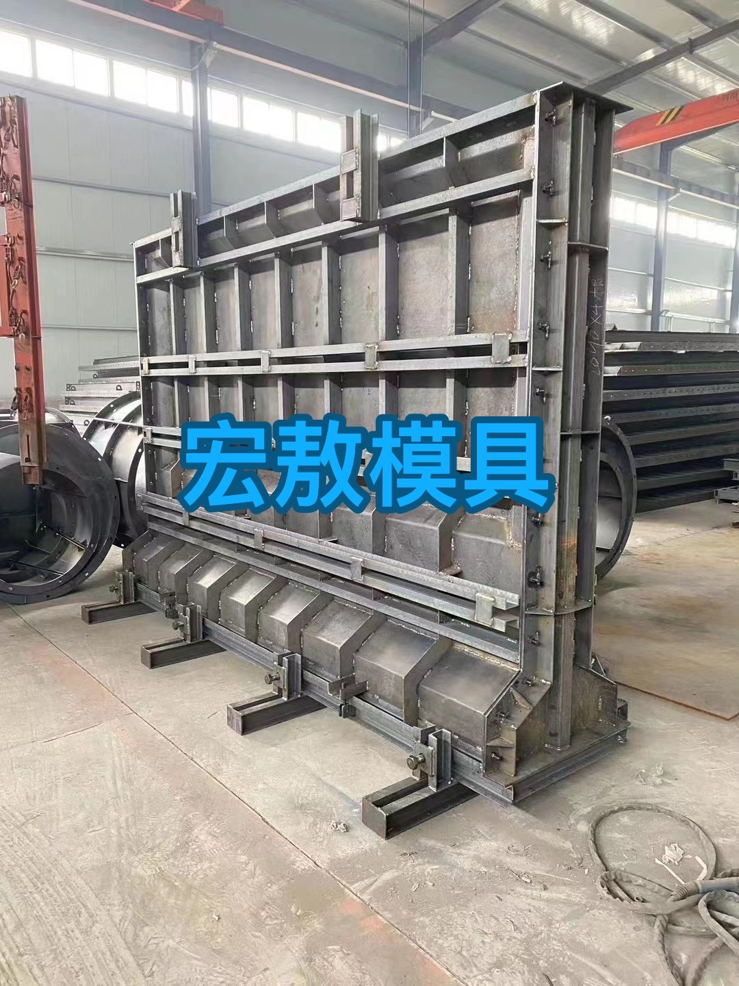 水泥围墙板塑料模具,围墙板钢模具有立模,平模两种.