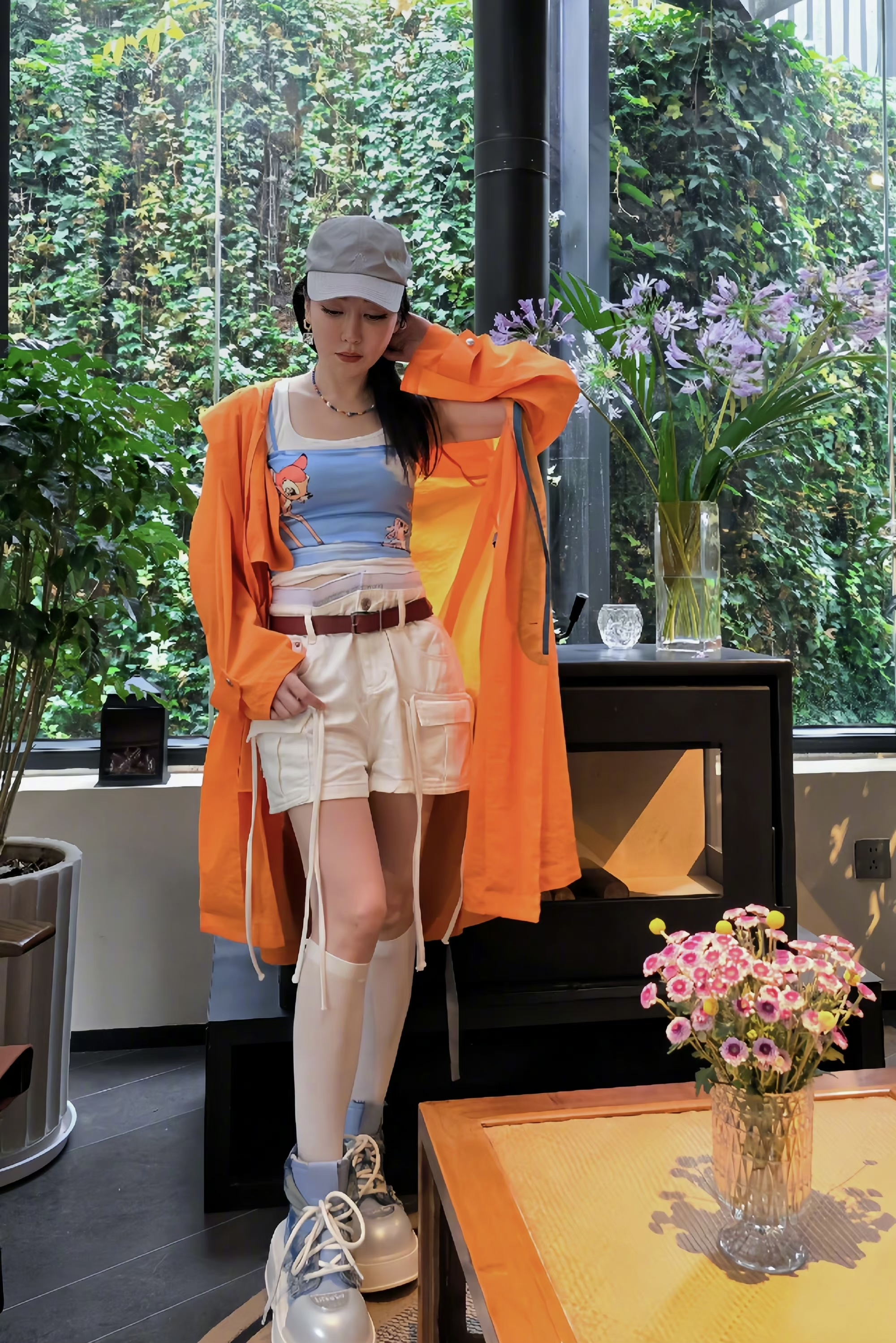 没想到萨顶顶的私服穿搭这么迷还是穿民族服有特色