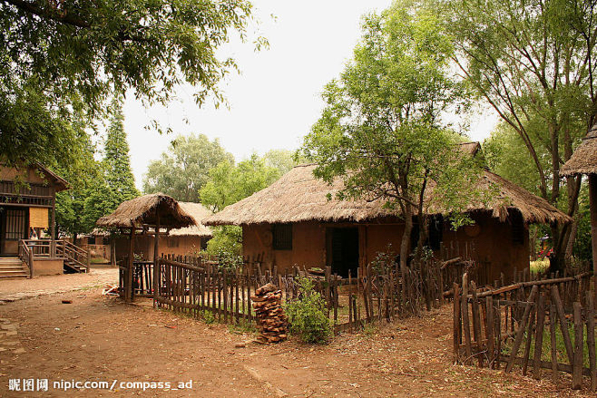 " 静居之室宇,无需雕梁画栋,不必金碧辉煌,贵在静谧与雅致.