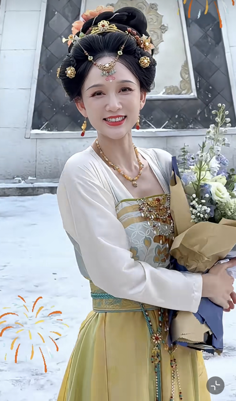陈乔恩新剧《山河枕》杀青,宋茜是女一号,陈乔恩饰演心怀家国情怀的