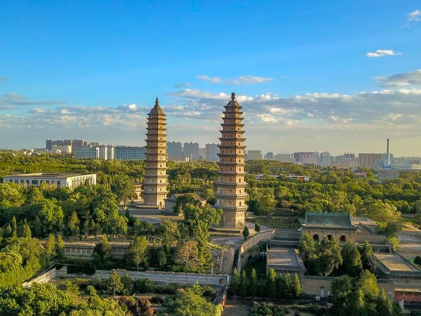周末去哪儿玩#永祚寺:是太原市的一座古老寺庙,寺庙内建筑古朴典雅