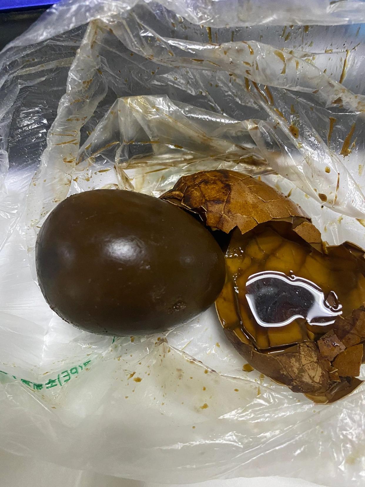 老板你这是82年的茶叶蛋吧可算是卖给我这个大冤种了