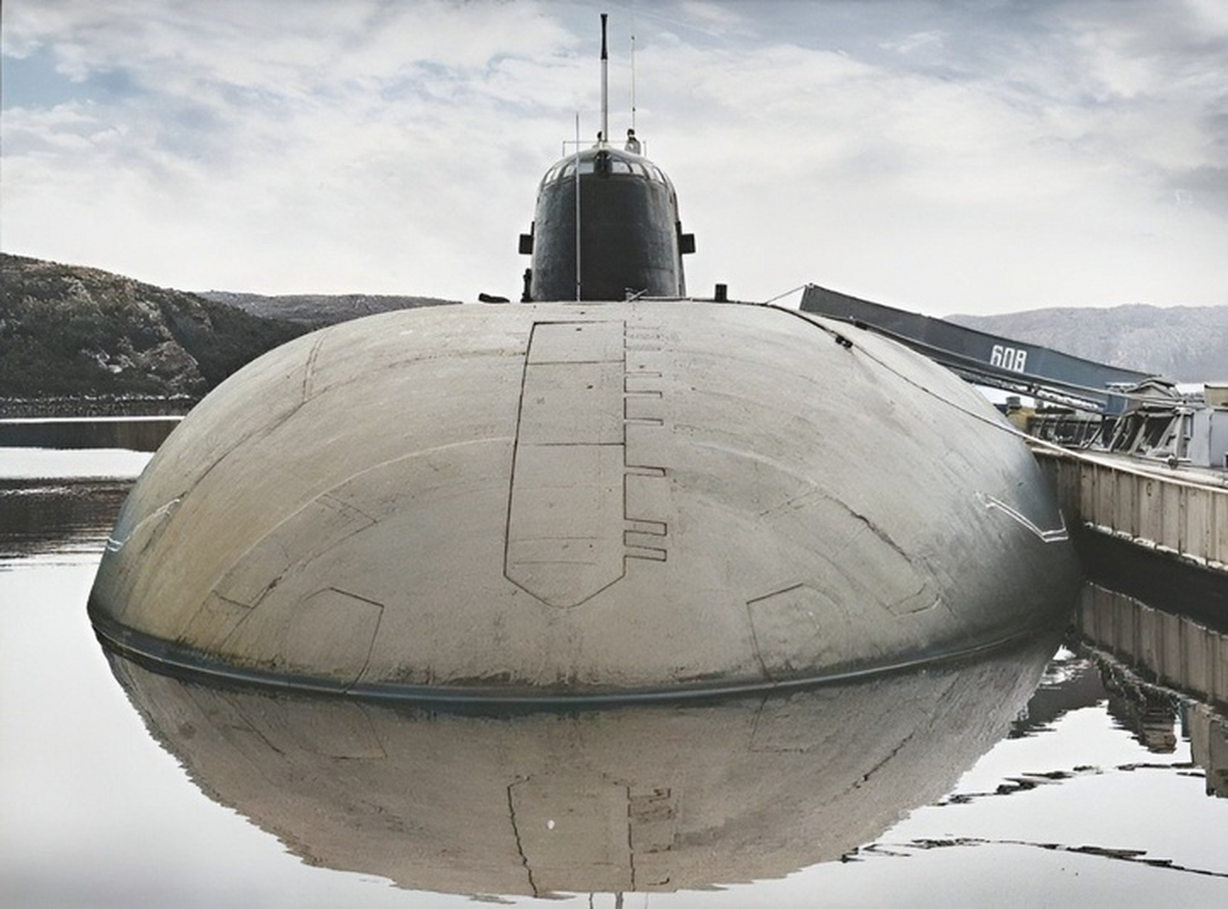 苏联潜艇靠岸.摩尔曼斯克州,洛帕特金海湾,1978年.