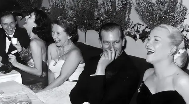 英女王有多能忍?菲利普亲王从她怀孕就曾出轨,和彭妮当46年情人