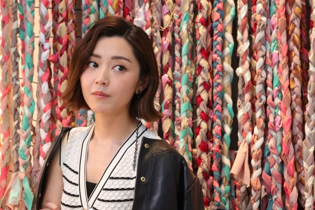 39岁卫诗雅宣布结婚,公开男友求婚视频,自爆相识经过曾一度恐婚