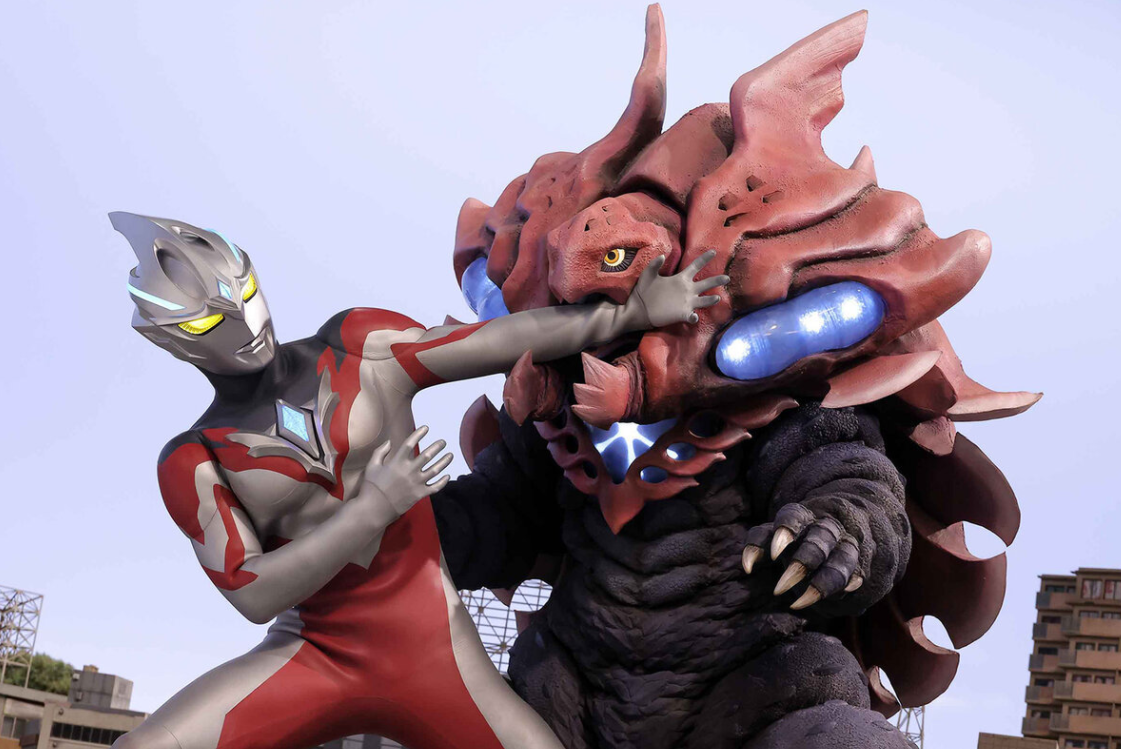 亚刻奥特曼部分废案设定公开02原设定男主的职业和身份是警察