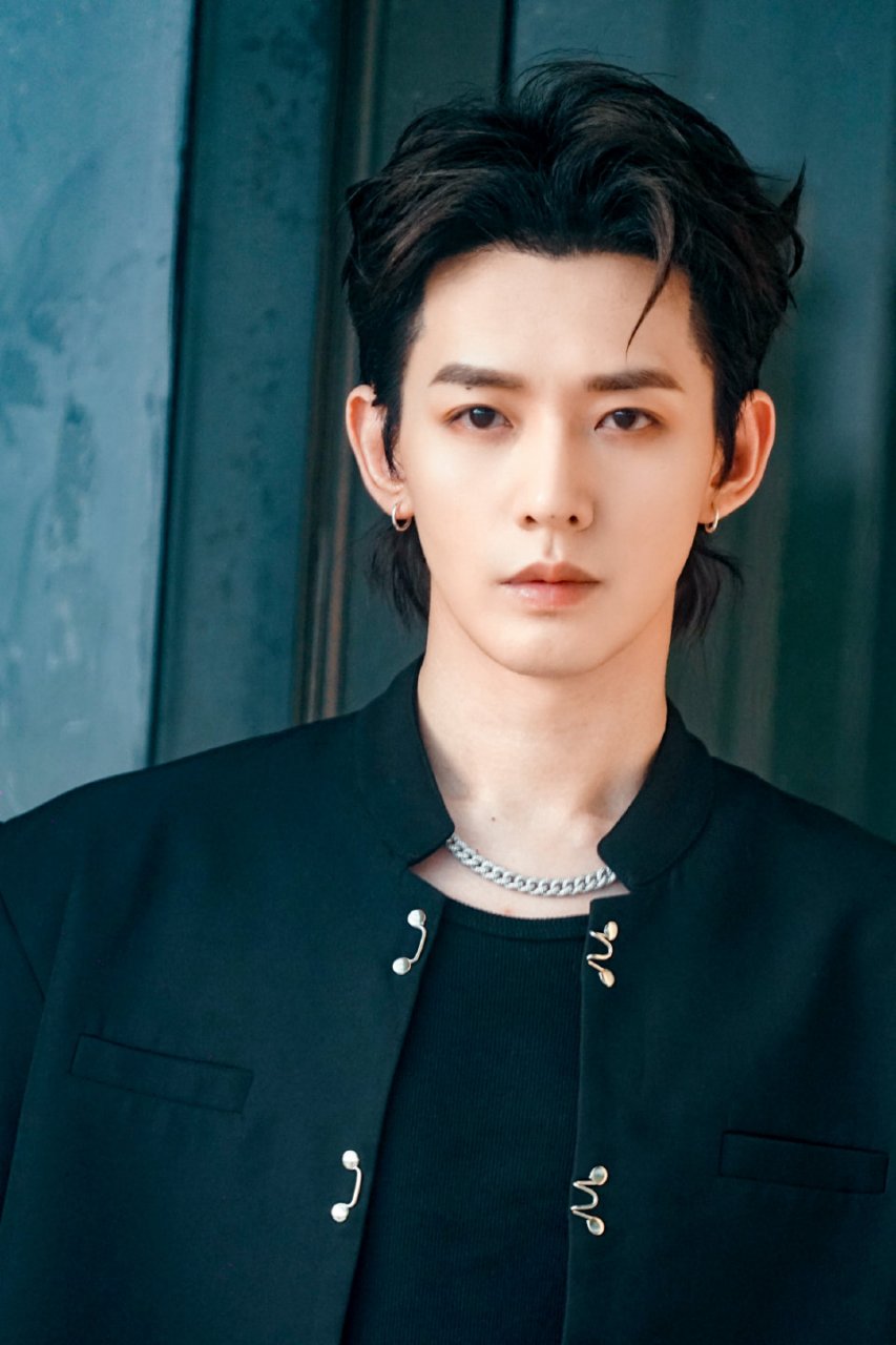 邓为这张精致的五官,无论是古装还是现代造型,那都是美男子中的美男子