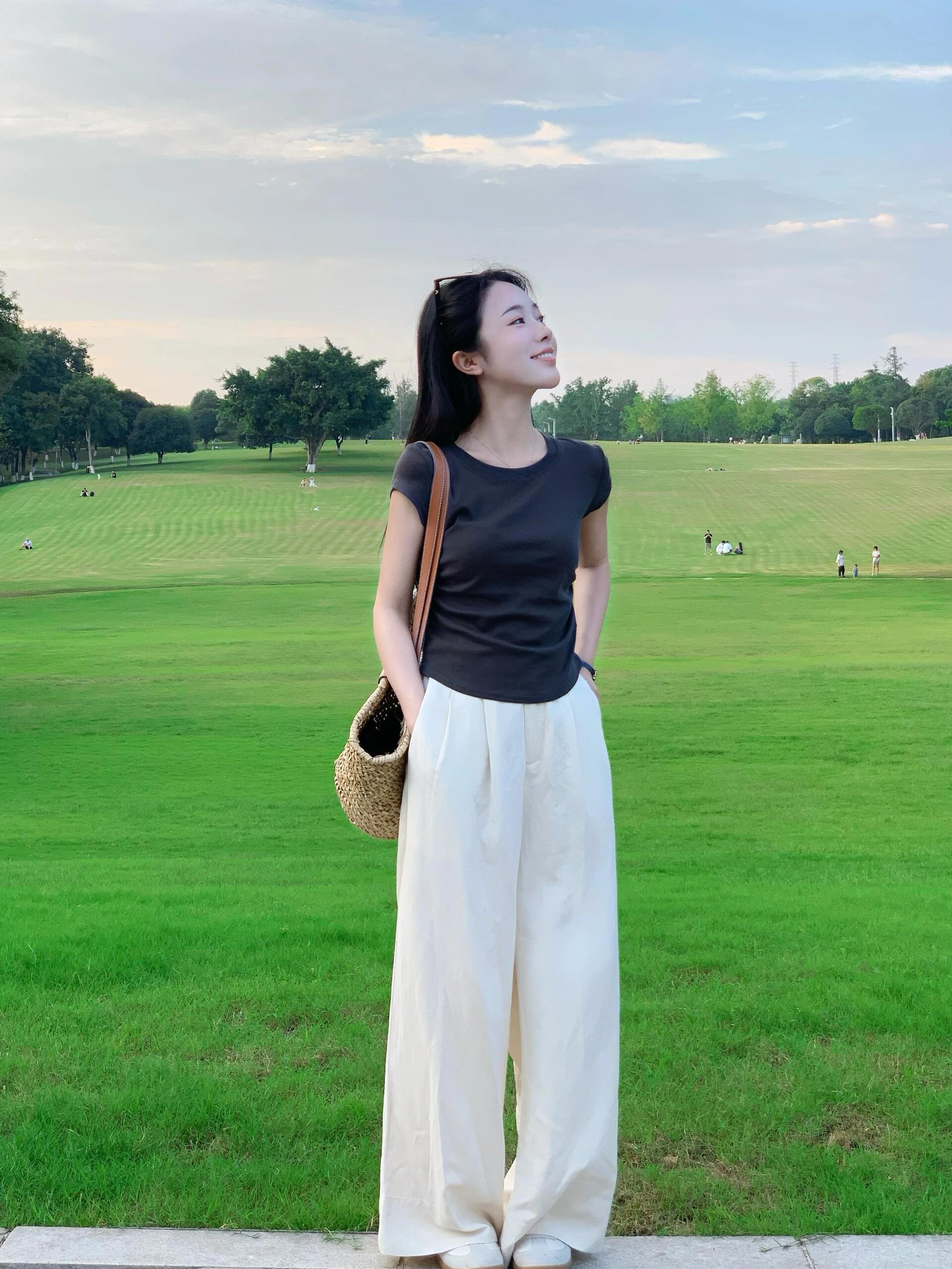 小个子穿的越简单越高级