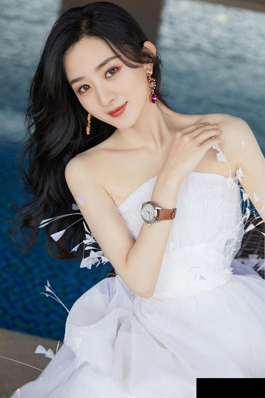 这应该是赵丽颖刚出道的时候吧