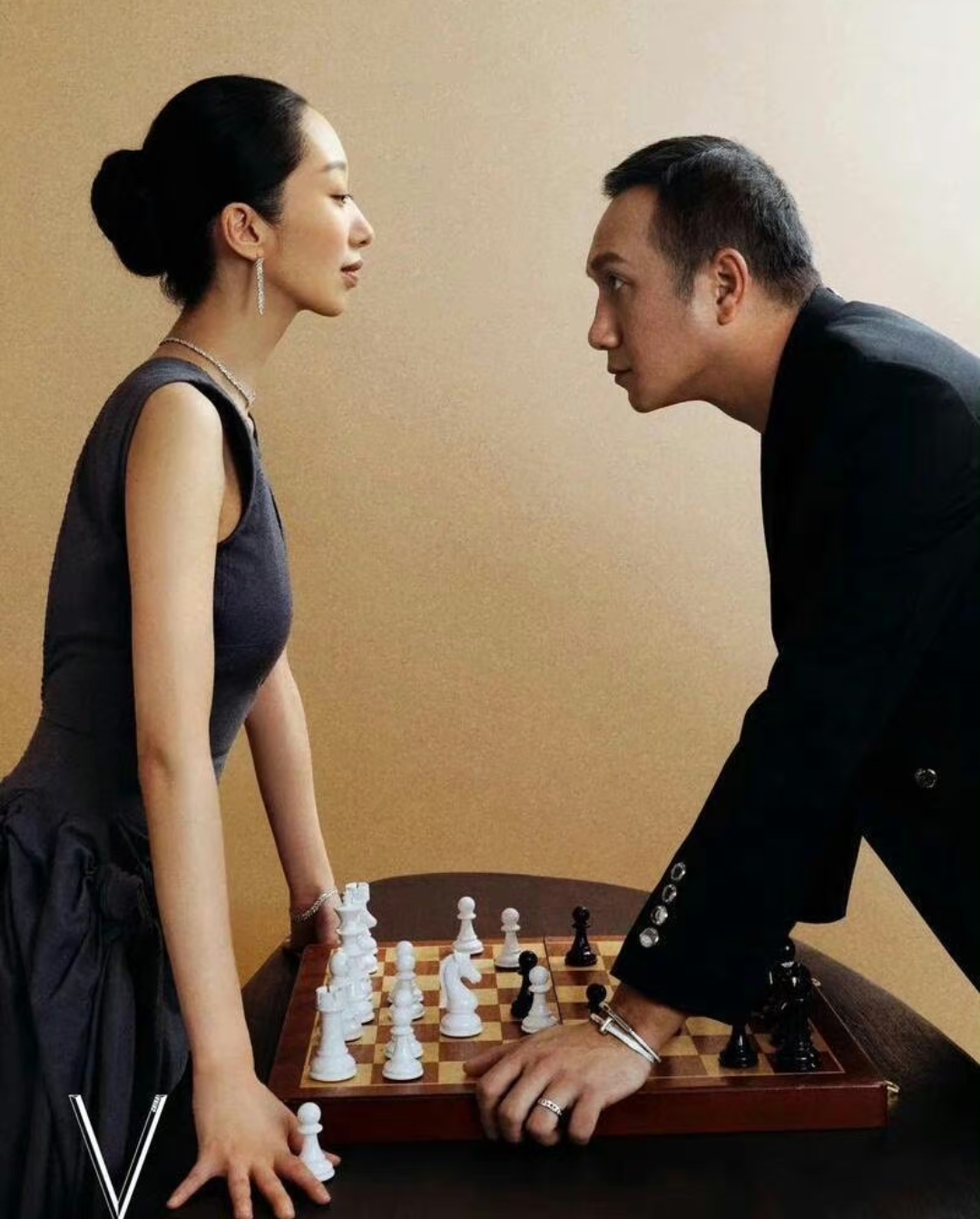 黄觉不婚主义者曾坚信婚姻不是人生的必要选择,他享受自由,热爱独立.