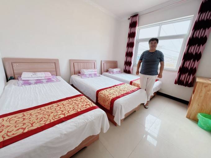 辽宁东戴河止锚湾乡情农家院,可同时住100余人,出门就是野钓区