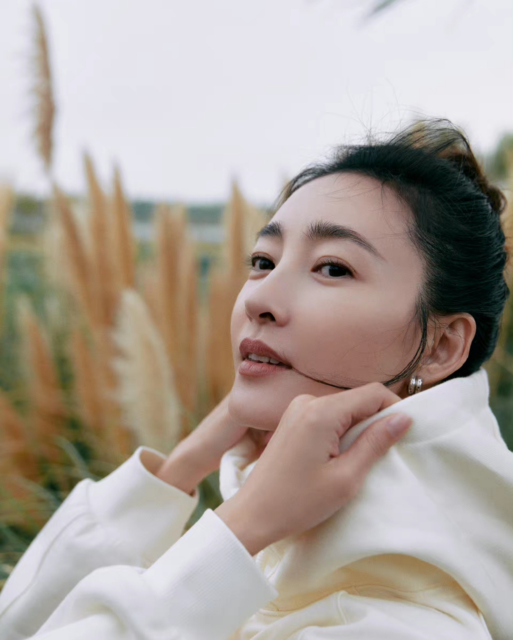 王丽坤的穿搭休闲时尚.
