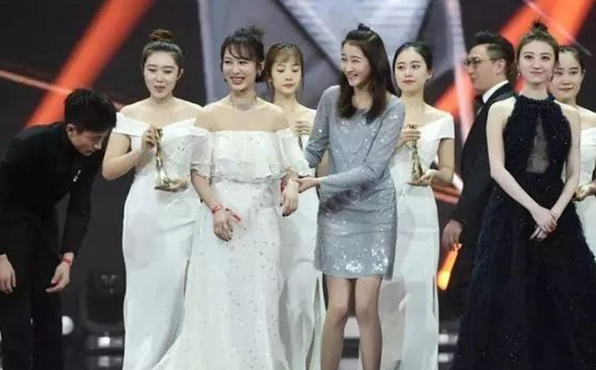 杨紫与关晓彤同框