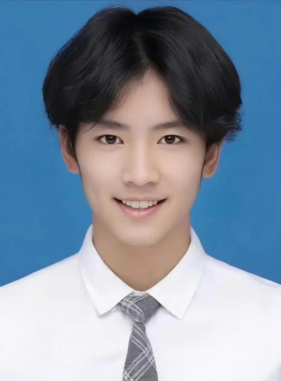 中戏艺考9名学生的正面照